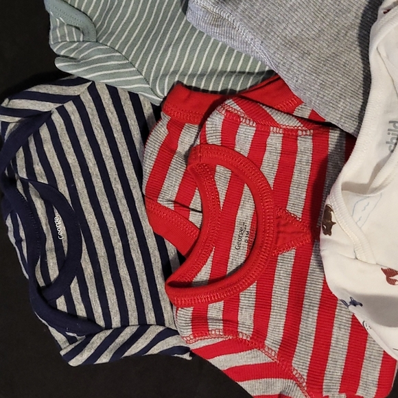 0-3M 5 - Long Sleeve Onsies - Picture 2 of 4